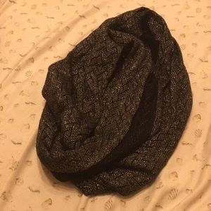 Infinity scarf